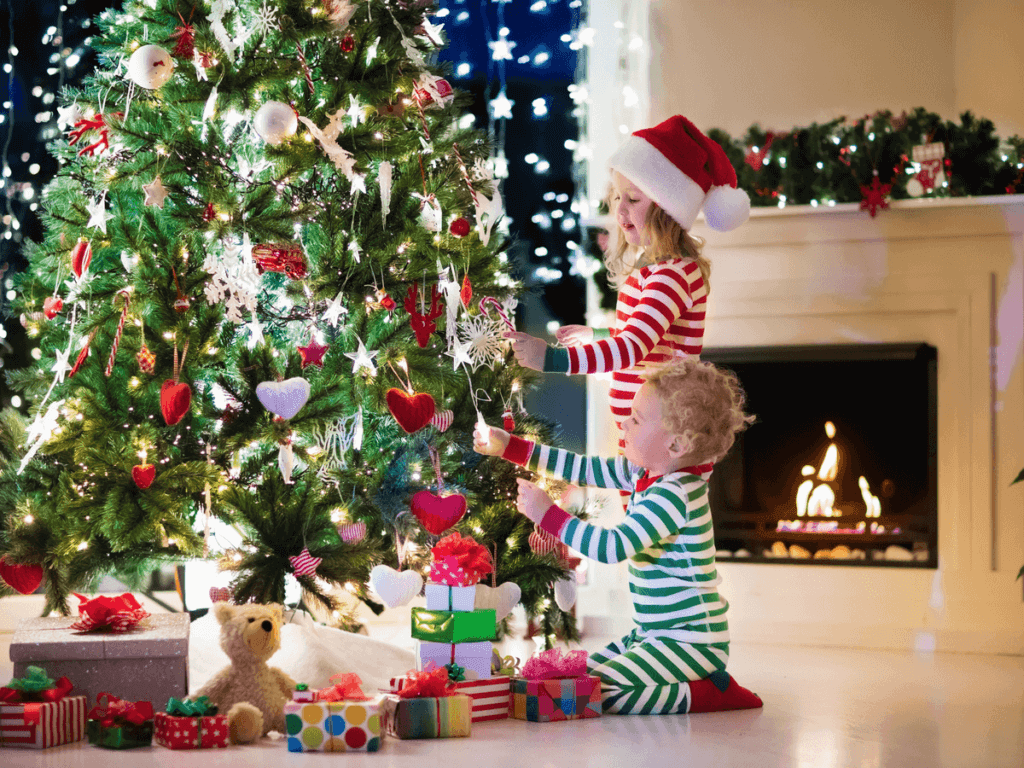 子供と一緒にクリスマスツリーを手作りしよう！